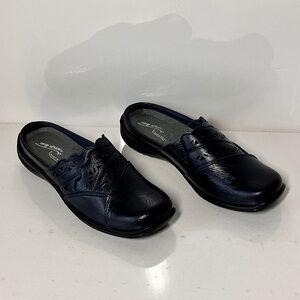 Easy Street Forever Comfort Cutout Clogs